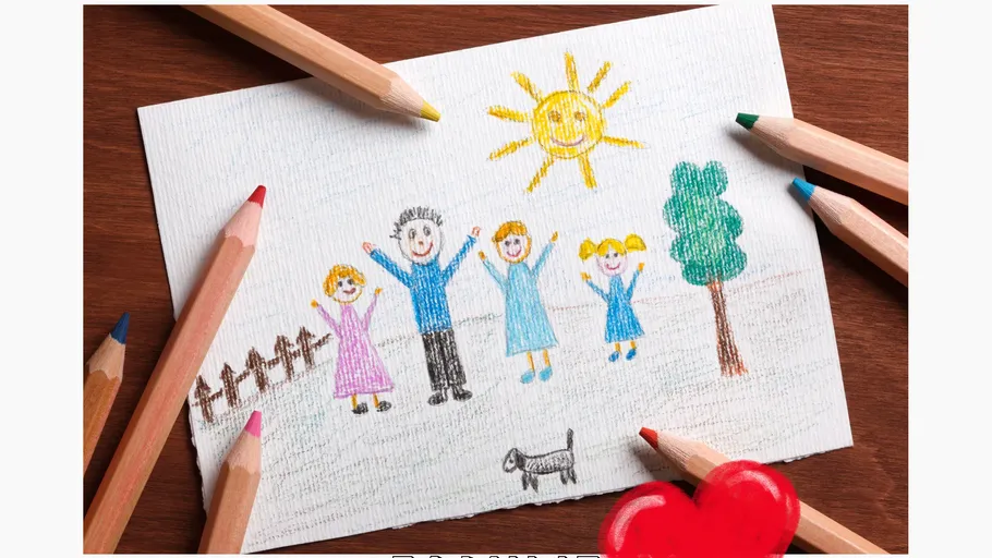 Kinderzeichnung von Familie im Freien mit Buntstiften.