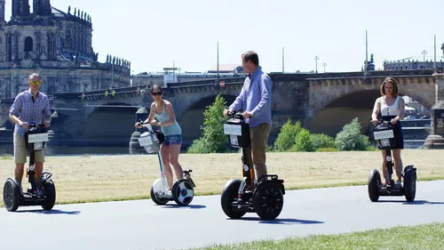 Segway-Tour Dresden Elbtal: Geführte Tour entlang der Elbe